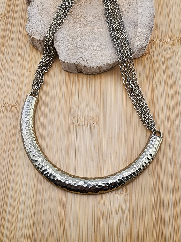 17in Hammered Curved Bar Necklace - Gold Tone 0534