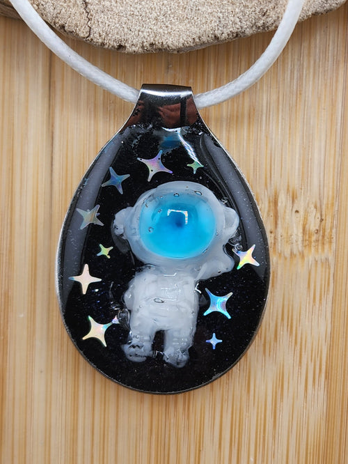 18in Adjustable Astronaut Pendant Necklace in Black and Blue