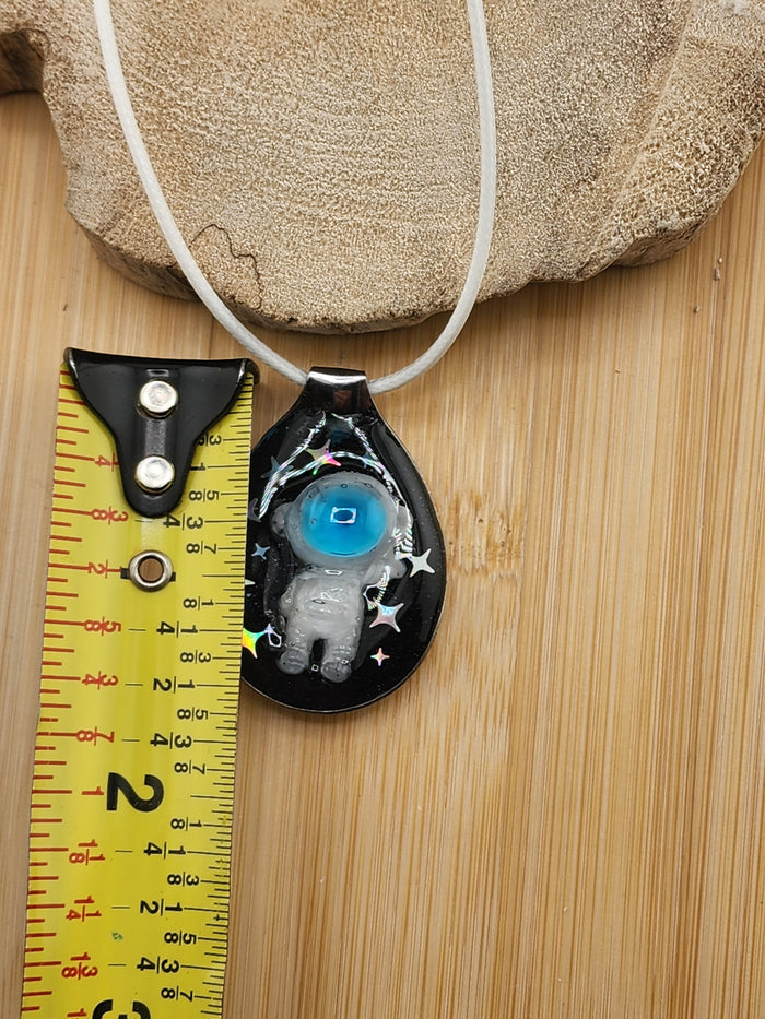 18in Adjustable Astronaut Pendant Necklace in Black and Blue
