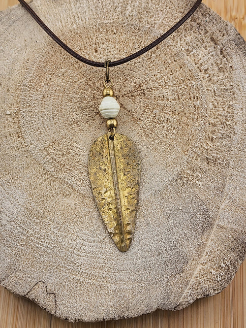 18in Adjustable Boho Gold Tone Leaf Pendant Necklace - White Bead Accent