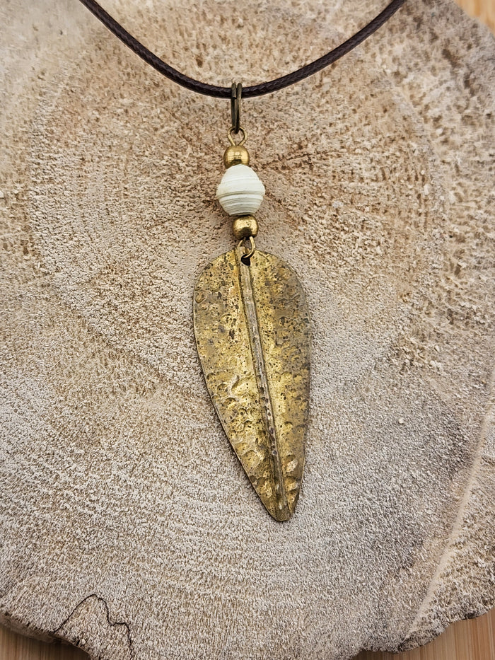 18in Adjustable Boho Gold Tone Leaf Pendant Necklace - White Bead Accent