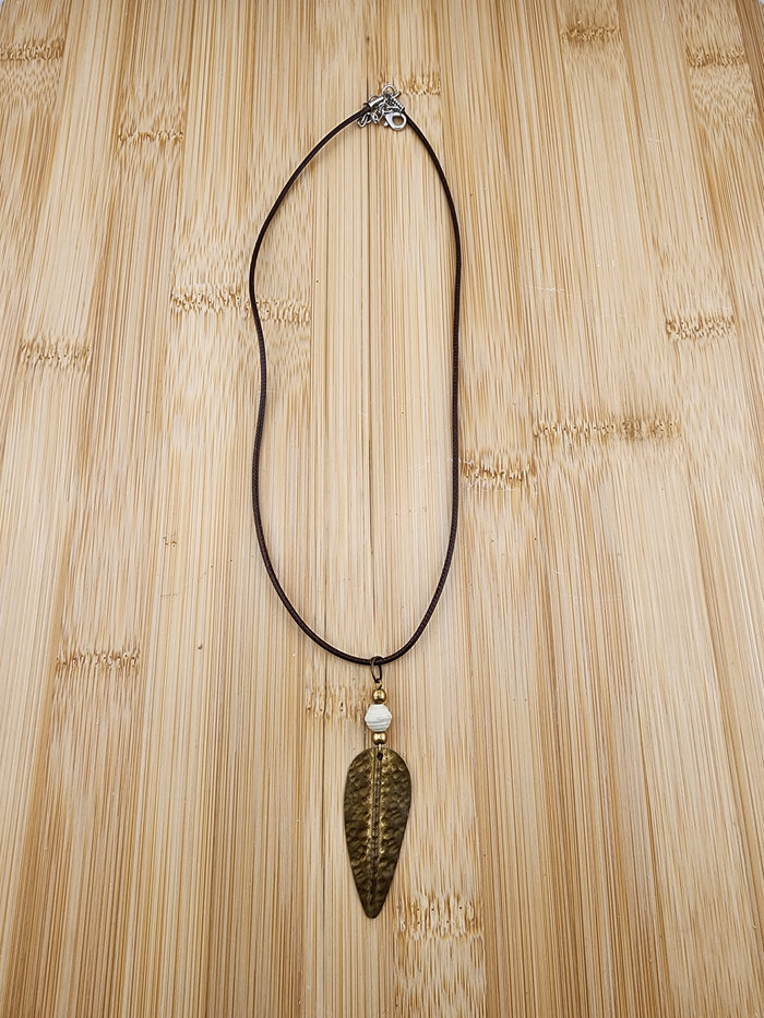 18in Adjustable Boho Gold Tone Leaf Pendant Necklace - White Bead Accent