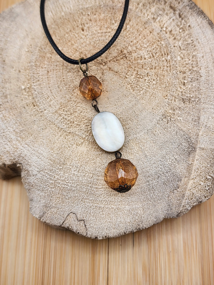 18in Adjustable Elegant Brown Bead and White Shell Pendant Necklace