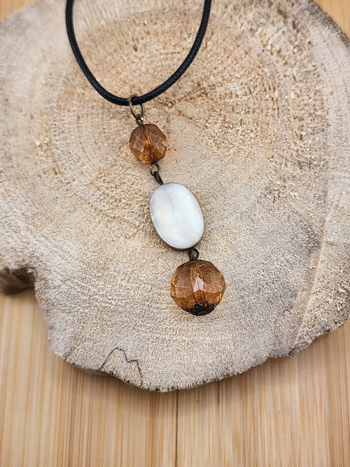 18in Adjustable Elegant Brown Bead and White Shell Pendant Necklace