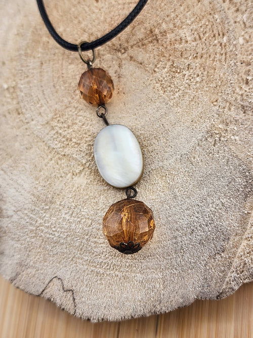 18in Adjustable Elegant Brown Bead and White Shell Pendant Necklace
