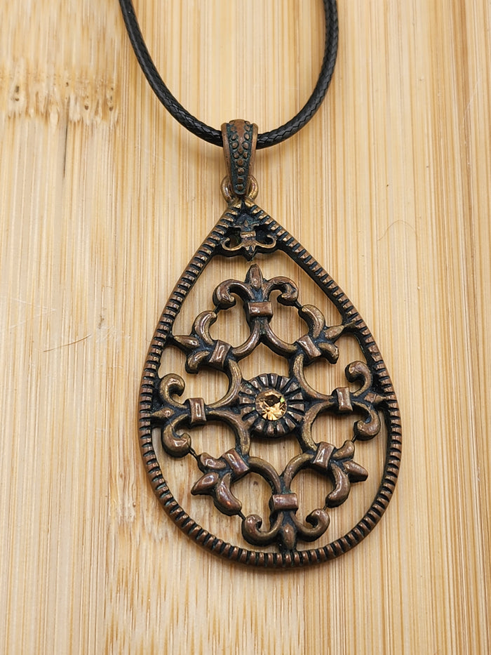 18in Adjustable Elegant Teardrop Filigree Pendant Necklace - Bronze