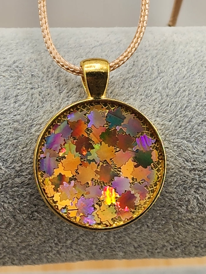 18in Adjustable Gold Tone Holographic Fall Leaf Round Pendant Necklace