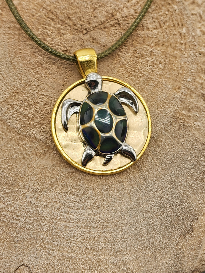18in Adjustable Gold-Tone Sea Turtle Pendant Necklace in Green
