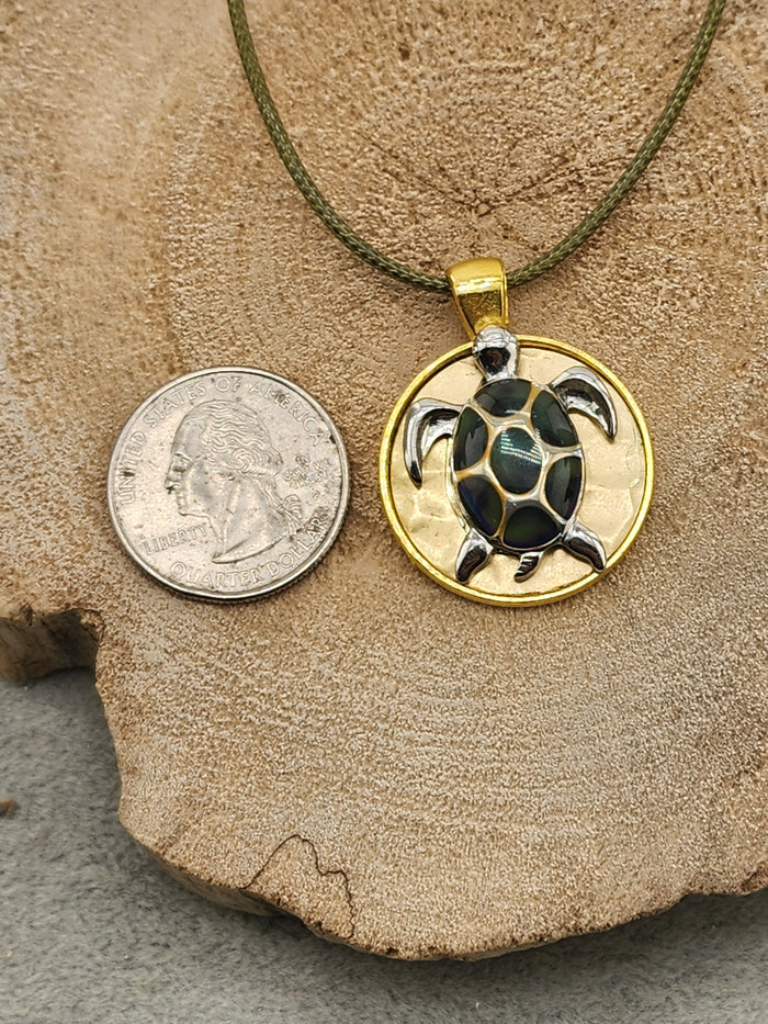 18in Adjustable Gold-Tone Sea Turtle Pendant Necklace in Green