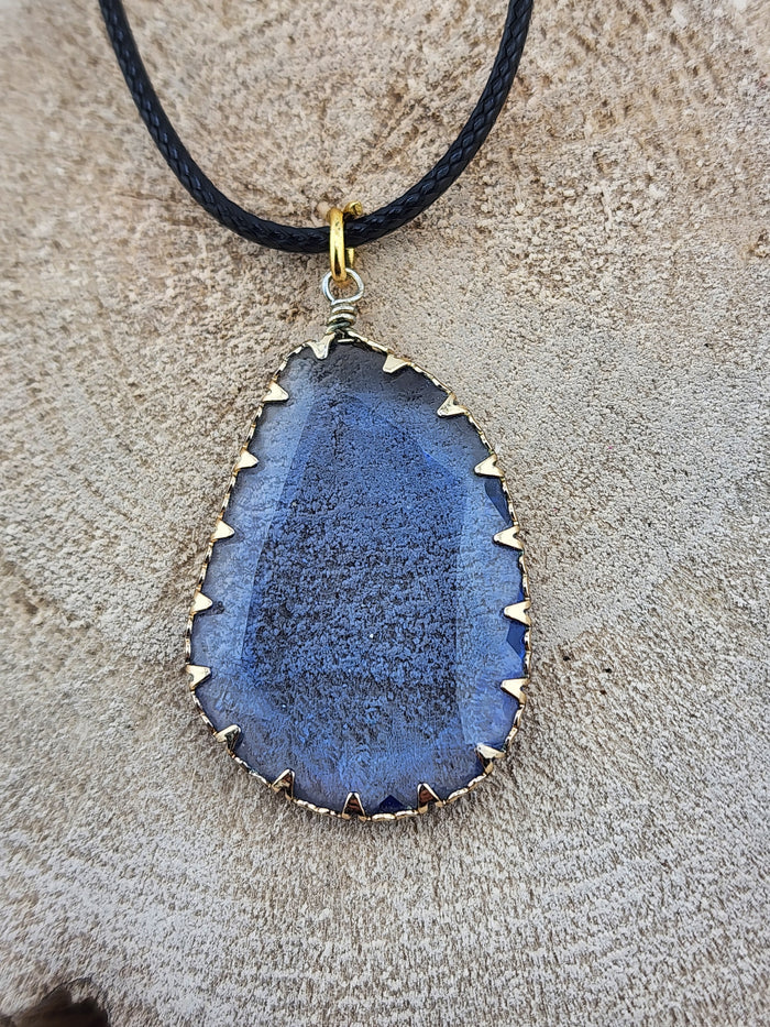 18in Adjustable Gold Tone-Trim Blue Teardrop Pendant Necklace