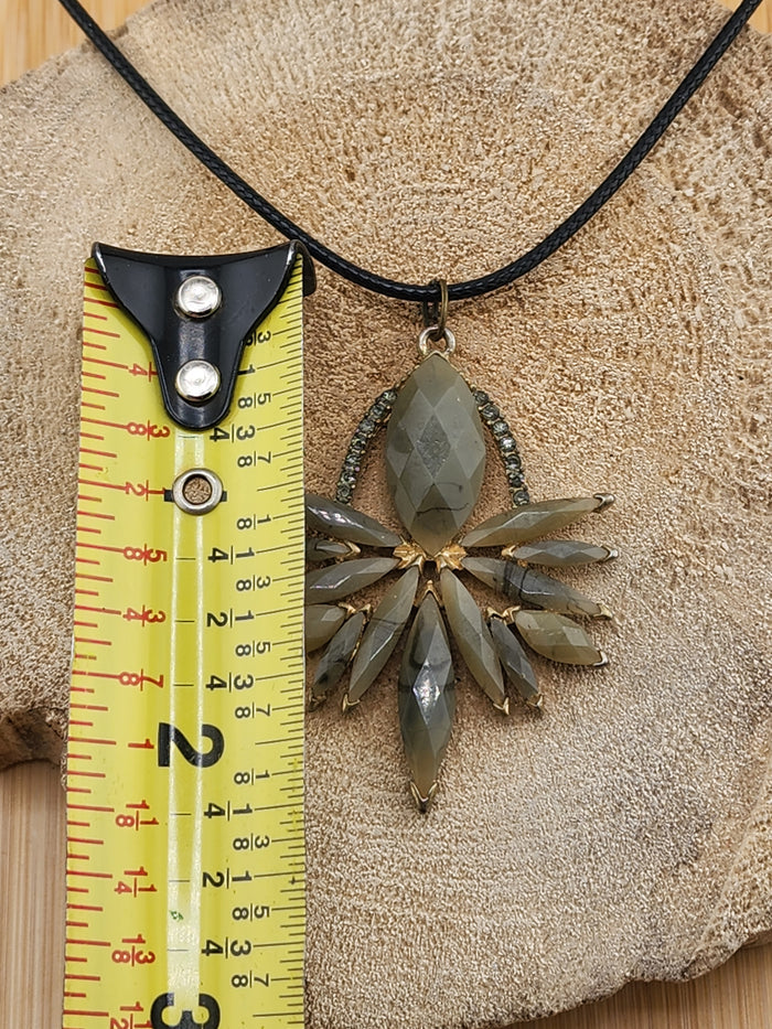18in Adjustable Statement Gray Crystal Leaf Pendant Necklace