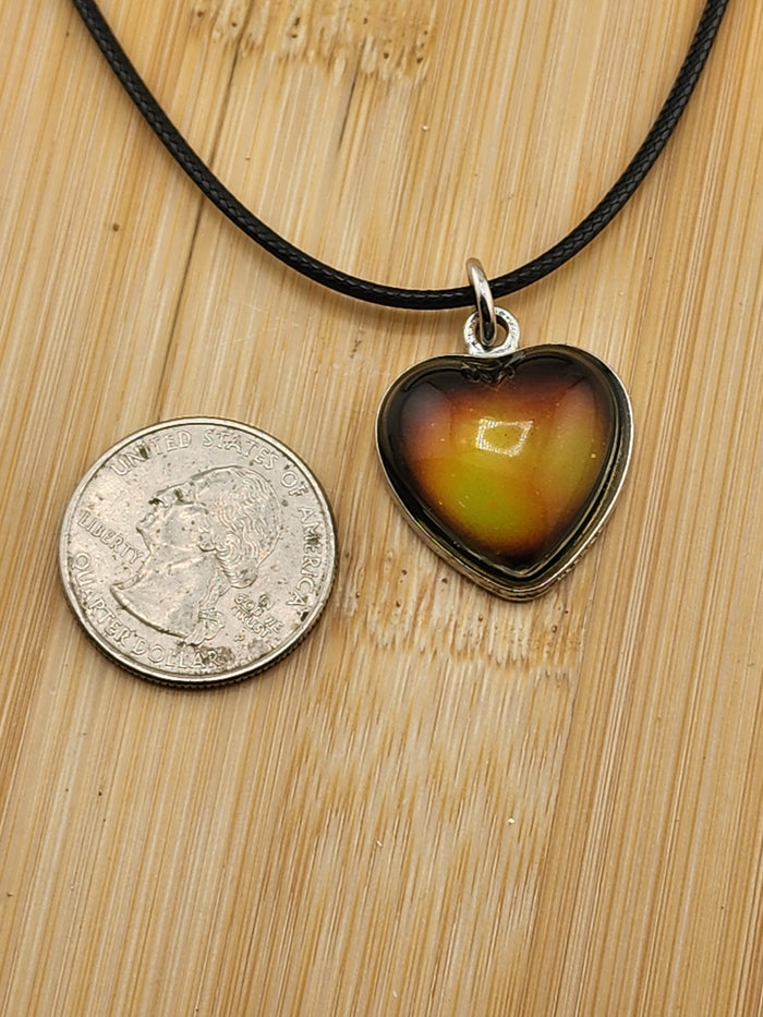 18in Ajustable Heart Pendant Necklace in Amber Gradient