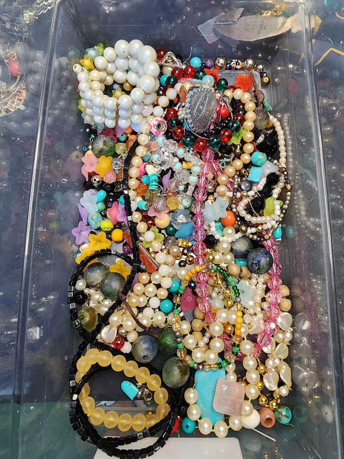 1lb Mixed Bead Various Sizes For Crafting May Or May Not Have Matches  J082926-1