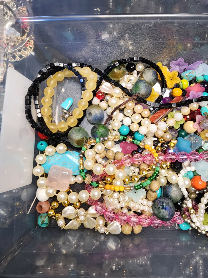 1lb Mixed Bead Various Sizes For Crafting May Or May Not Have Matches  J082926-1