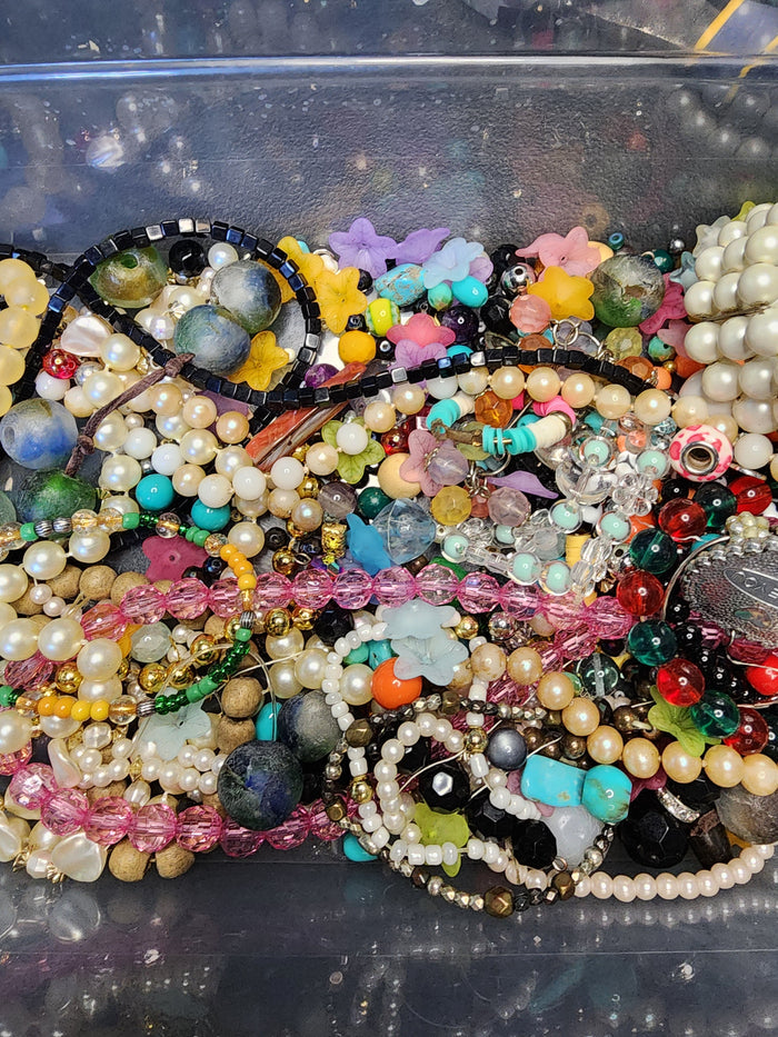 1lb Mixed Bead Various Sizes For Crafting May Or May Not Have Matches  J082926-1