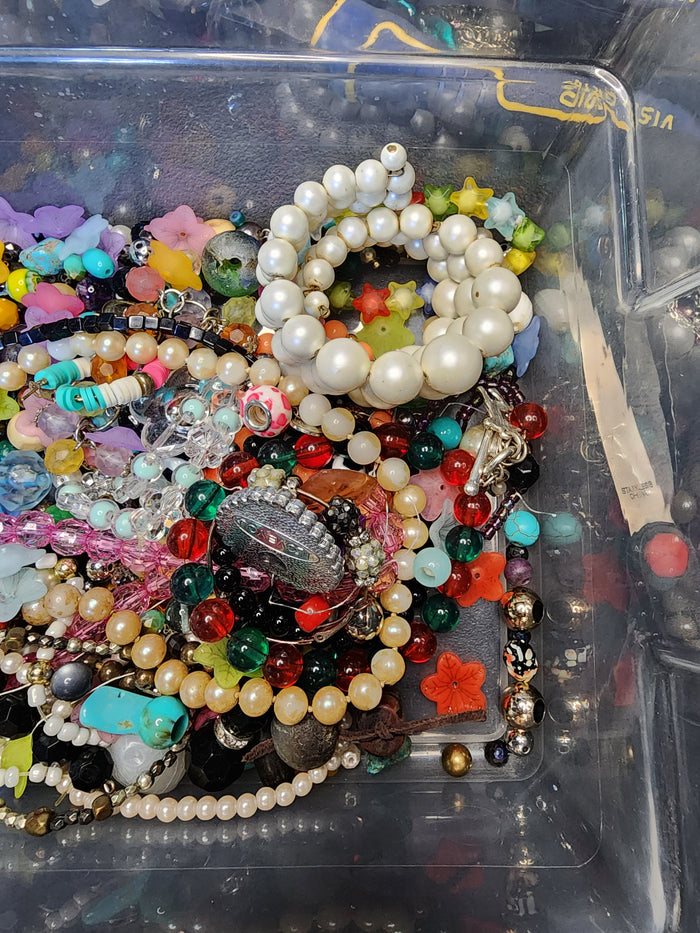 1lb Mixed Bead Various Sizes For Crafting May Or May Not Have Matches  J082926-1