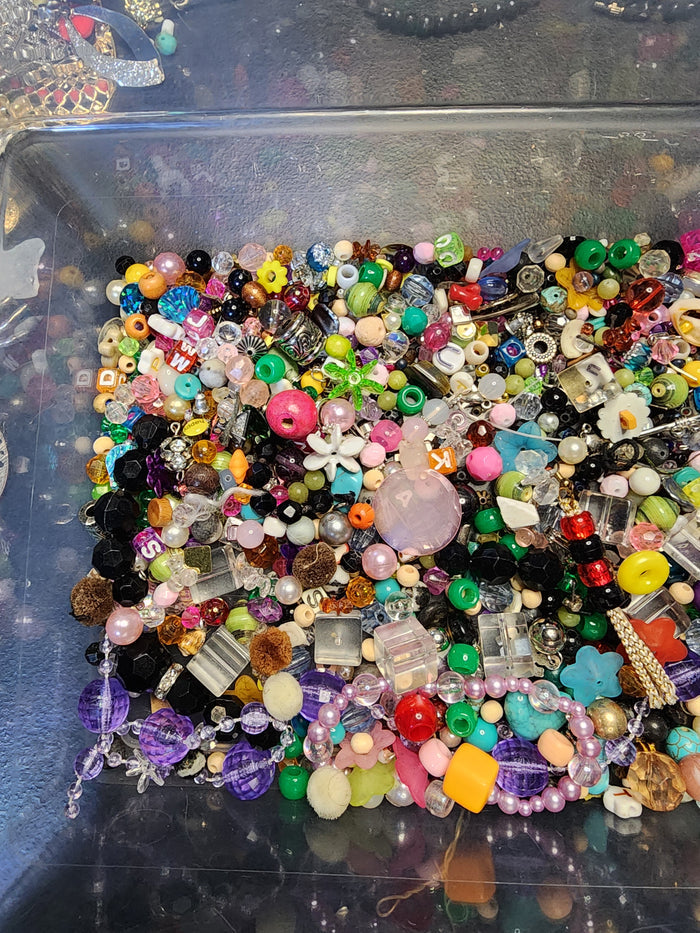 1lb Mixed Bead Various Sizes For Crafting May Or May Not Have Matches  J090226-0
