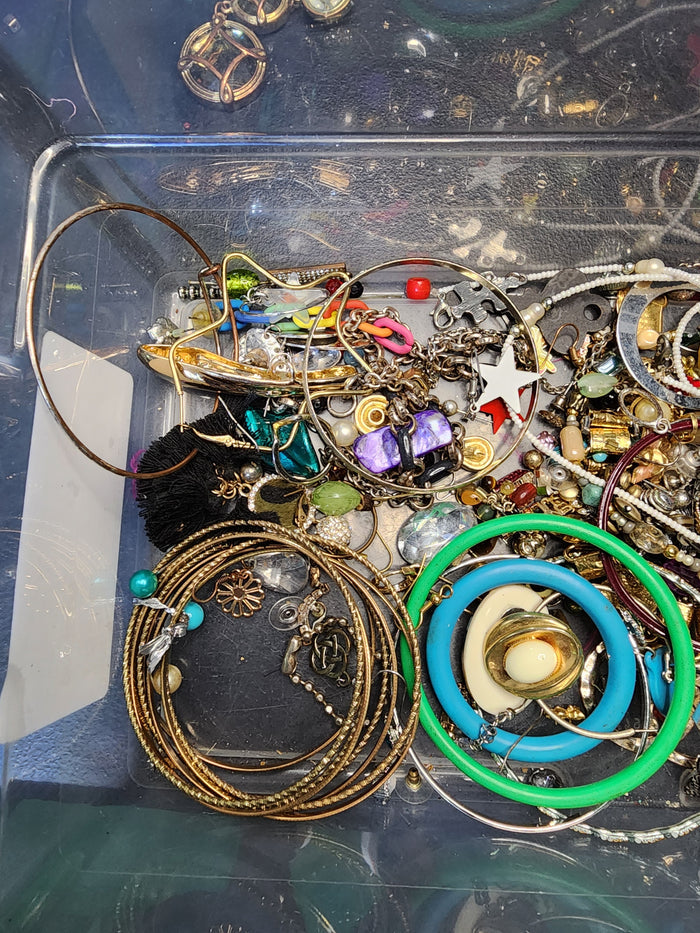 1lb Mixed  Jewelry For Crafting May Or May Not Have Matches  J081826-1