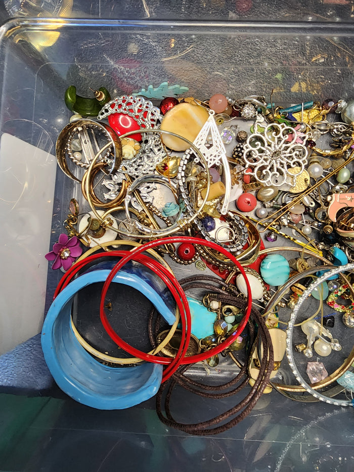 1lb Mixed  Jewelry For Crafting May Or May Not Have Matches  J081926-0