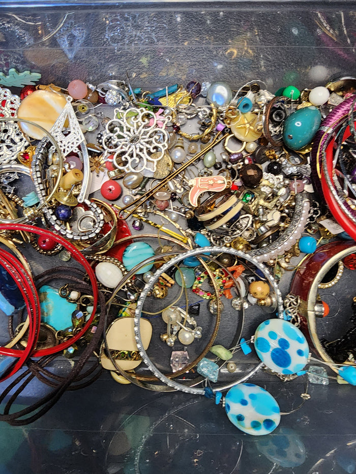 1lb Mixed  Jewelry For Crafting May Or May Not Have Matches  J081926-0