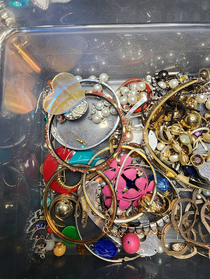1lb Mixed  Jewelry For Crafting May Or May Not Have Matches  J082326-0