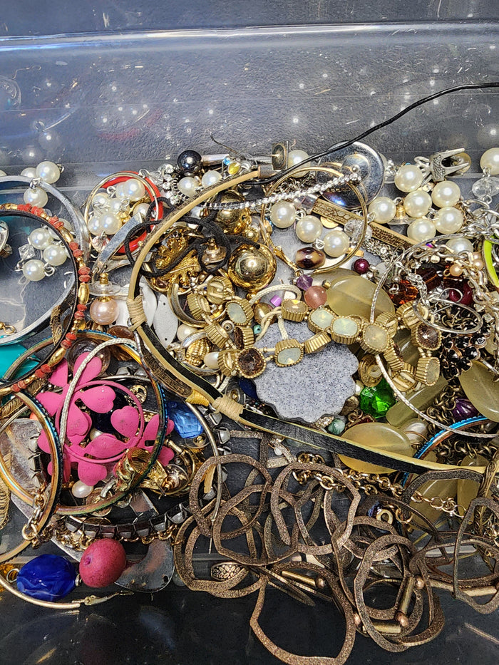 1lb Mixed  Jewelry For Crafting May Or May Not Have Matches  J082326-0
