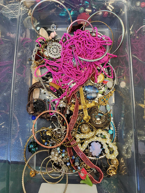 1lb Mixed  Jewelry For Crafting May Or May Not Have Matches J082626-0