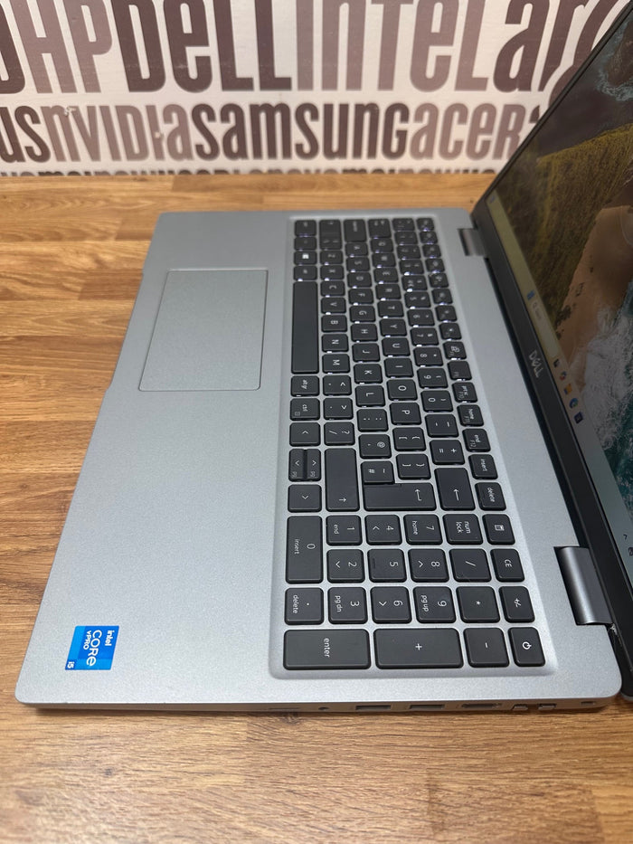 Dell Laptop Latitude 15-5520 - 11th Generation Core i5 16GB