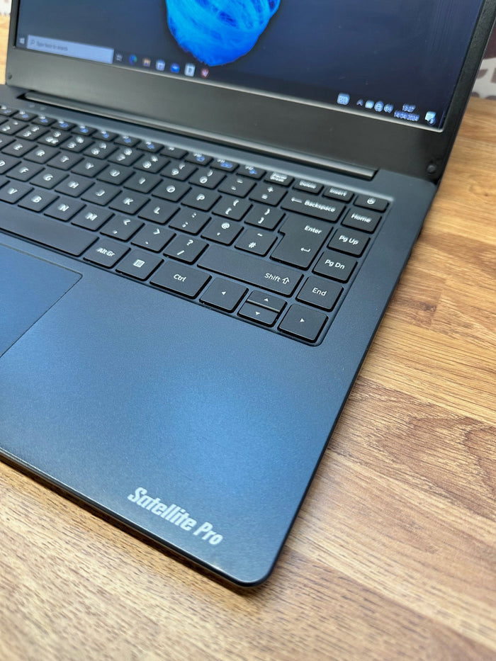 Dynabook Laptop C40-G-109 - Intel Dual-Core 8GB RAM 128GB