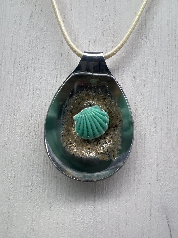 Green Decorative Sea Shell With Really Sand With 18" Adjustable Necklace