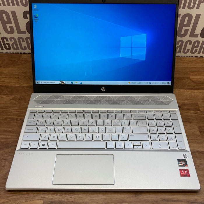 HP Laptop 15-cw1500sa - AMD Ryzen 3 4GB RAM 256GB SSD Vega