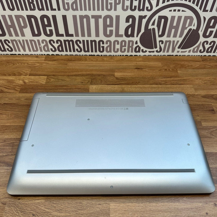 HP Laptop 17-by0031na - Intel Pentium Gold 4GB RAM 1TB HDD