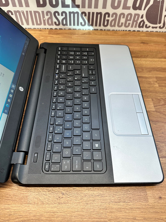 HP Laptop 350 G2 - Intel Core i3 8GB RAM 120GB SSD DVD