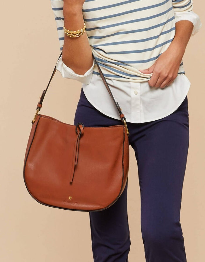 Siren Hattie Hobo