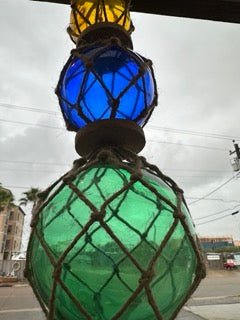 Triple Colored Net Glass Float