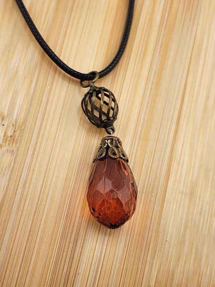 Vintage-Style Acrylic Amber Teardrop Pendant Necklace - Women Jewelry