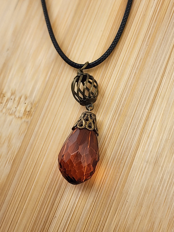 Vintage-Style Acrylic Amber Teardrop Pendant Necklace - Women Jewelry